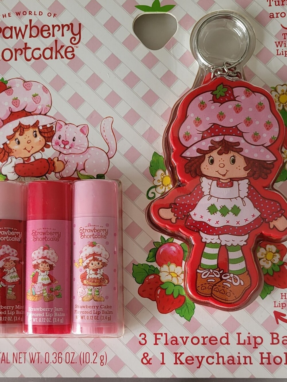 STRAWBERRY SHORTCAKE 
3 FLAVOURED LIPBALMS & 1 KEYCHAIN HOLDER